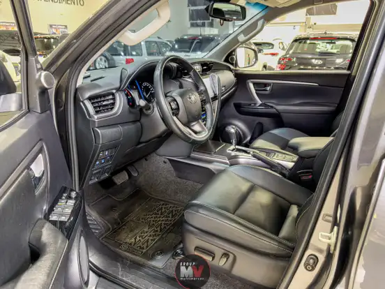 TOYOTA-HILUX SW4-2.8 D-4D TURBO DIESEL SRX 7L 4X4 AUTOMÁTICO TOYOTA-HILUX SW4-2022