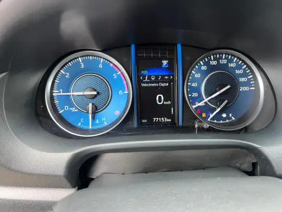 TOYOTA-HILUX SW4-2023