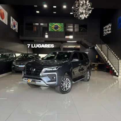 TOYOTA HILUX SW4 2.8 D-4D TURBO DIESEL SRX 7L 4X4 AUTOMÁTICO