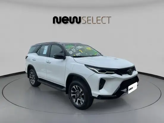TOYOTA-HILUX SW4-2023
