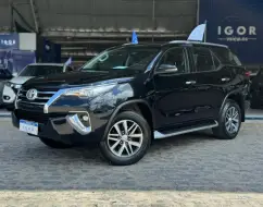 TOYOTA HILUX SW4 2.8 SRX 4X4 7 LUGARES 16V TURBO INTERCOOLER DIESEL 4P AUTOMÁTICO TOYOTA HILUX SW4 2.8 SRX 4X4 7 LUGARES 16V TURBO INTERCOOLER DIESEL 4P AUTOMÁTICO
