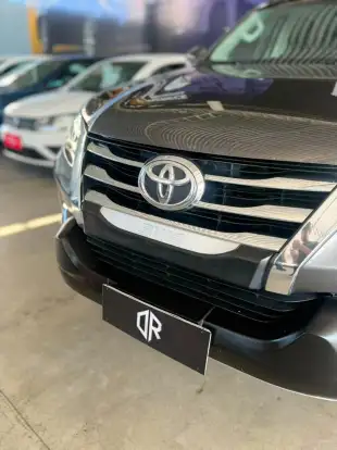 TOYOTA-HILUX SW4-2.8 SRX 4X4 7 LUGARES 16V TURBO INTERCOOLER DIESEL 4P AUTOMÁTICO TOYOTA-HILUX SW4-2018