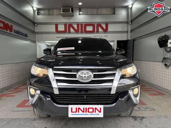 TOYOTA HILUX SW4 2.7 SRV 7 LUGARES 4X2 16V FLEX 4P AUTOMÁTICO