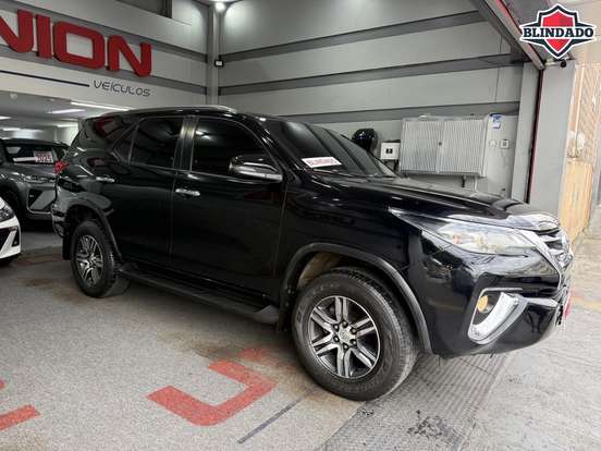 TOYOTA-HILUX SW4-2.7 SRV 7 LUGARES 4X2 16V FLEX 4P AUTOMÁTICO TOYOTA-HILUX SW4-2019
