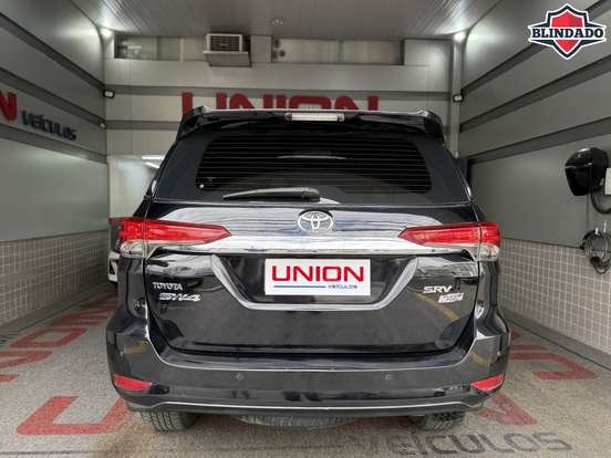 TOYOTA-HILUX SW4-2019
