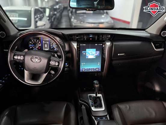 TOYOTA-HILUX SW4-2.7 SRV 7 LUGARES 4X2 16V FLEX 4P AUTOMÁTICO TOYOTA-HILUX SW4-2019