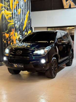 TOYOTA-HILUX SW4-2.7 SRV 7 LUGARES 4X2 16V FLEX 4P AUTOMÁTICO TOYOTA-HILUX SW4-2018