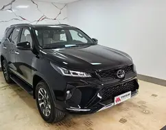 TOYOTA HILUX SW4 2.8 D-4D TURBO DIESEL DIAMOND 7L 4X4 AUTOMÁTICO TOYOTA HILUX SW4 2.8 D-4D TURBO DIESEL DIAMOND 7L 4X4 AUTOMÁTICO