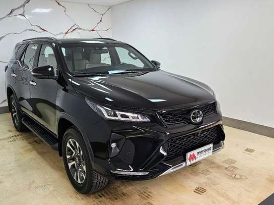 TOYOTA-HILUX SW4-2.8 D-4D TURBO DIESEL DIAMOND 7L 4X4 AUTOMÁTICO TOYOTA-HILUX SW4-2023