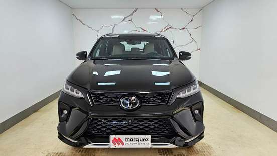TOYOTA-HILUX SW4-2023