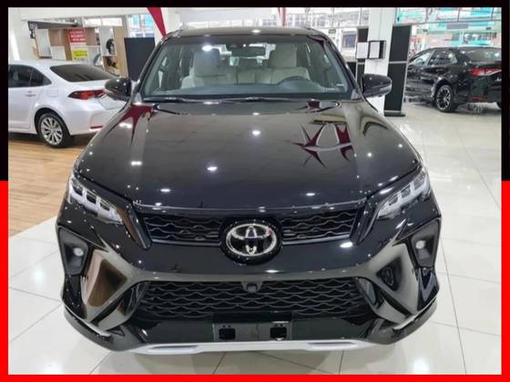 TOYOTA HILUX SW4 2.8 D-4D TURBO DIESEL DIAMOND 7L 4X4 AUTOMÁTICO