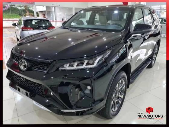 TOYOTA HILUX SW4 2.8 D-4D TURBO DIESEL DIAMOND 7L 4X4 AUTOMÁTICO