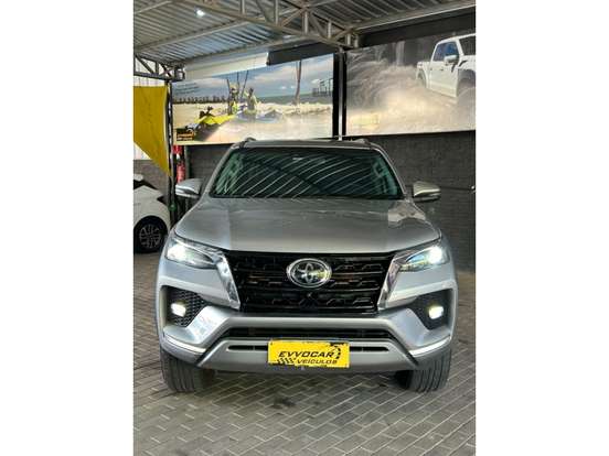 TOYOTA-HILUX SW4-2.8 D-4D TURBO DIESEL SRX 4X4 AUTOMÁTICO TOYOTA-HILUX SW4-2021