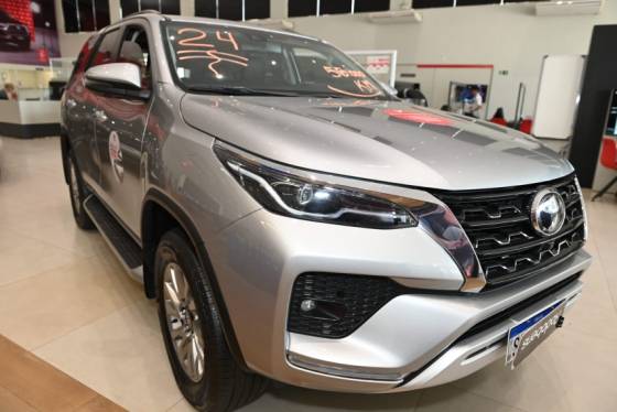 TOYOTA HILUX SW4 2.8 D-4D TURBO DIESEL SRX 7L 4X4 AUTOMÁTICO