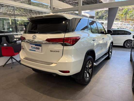 TOYOTA-HILUX SW4-2.8 SRX DIAMOND 4X4 7 LUGARES 16V TURBO INTERCOOLER DIESEL 4P AUTOMÁTICO TOYOTA-HILUX SW4-2018