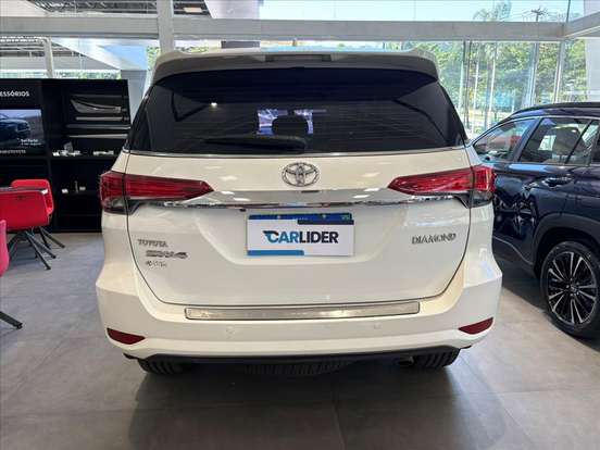 TOYOTA-HILUX SW4-2018