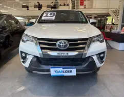 TOYOTA HILUX SW4 2.8 SRX DIAMOND 4X4 7 LUGARES 16V TURBO INTERCOOLER DIESEL 4P AUTOMÁTICO TOYOTA HILUX SW4 2.8 SRX DIAMOND 4X4 7 LUGARES 16V TURBO INTERCOOLER DIESEL 4P AUTOMÁTICO