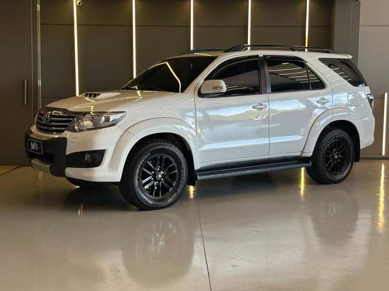 TOYOTA HILUX SW4 3.0 SRV 4X4 16V TURBO INTERCOOLER DIESEL 4P AUTOMÁTICO