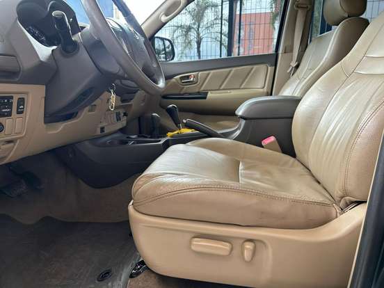 TOYOTA-HILUX SW4-2012