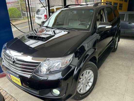TOYOTA-HILUX SW4-3.0 SRV 4X4 7 LUGARES 16V TURBO INTERCOOLER DIESEL 4P AUTOMÁTICO TOYOTA-HILUX SW4-2012