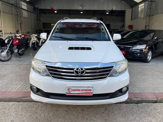 TOYOTA HILUX SW4 3.0 SRV 4X4 7 LUGARES 16V TURBO INTERCOOLER DIESEL 4P AUTOMÁTICO