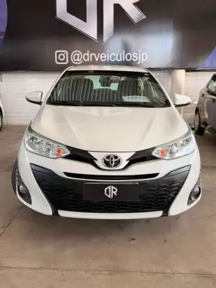 TOYOTA-YARIS-2019