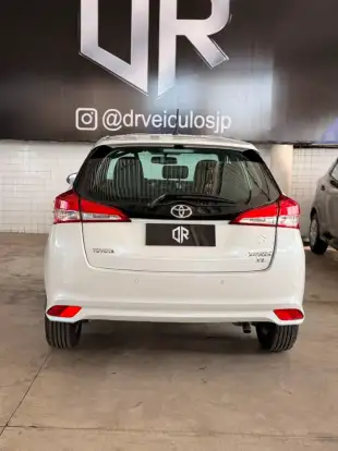 TOYOTA-YARIS-2019