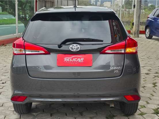 TOYOTA-YARIS-2020