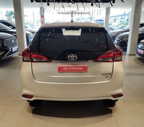 TOYOTA-YARIS-2024
