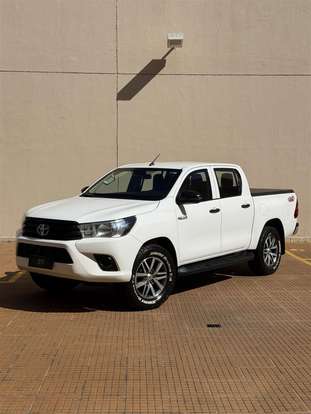 TOYOTA-HILUX-2.8 STD 4X4 CD 16V DIESEL 4P MANUAL TOYOTA-HILUX-2019