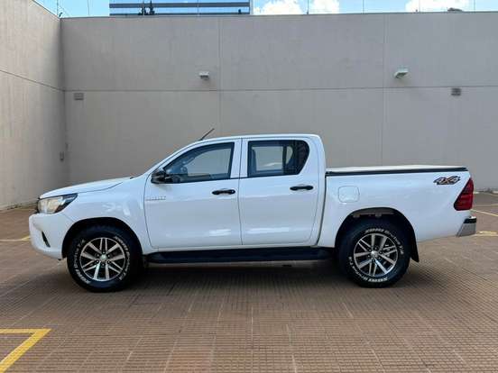 TOYOTA-HILUX-2.8 STD 4X4 CD 16V DIESEL 4P MANUAL TOYOTA-HILUX-2019