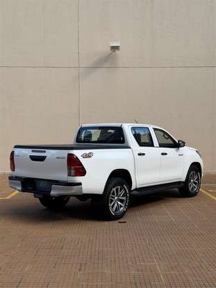 TOYOTA-HILUX-2019