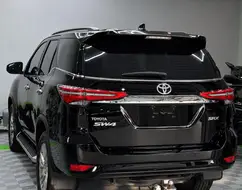 TOYOTA HILUX SW4 2.8 D-4D TURBO DIESEL SRX 7L 4X4 AUTOMÁTICO TOYOTA HILUX SW4 2.8 D-4D TURBO DIESEL SRX 7L 4X4 AUTOMÁTICO