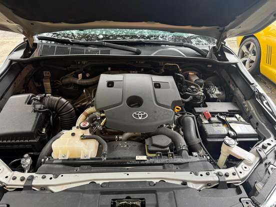 TOYOTA-HILUX SW4-2022