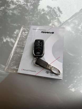 TOYOTA-HILUX SW4-2022