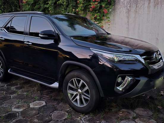 TOYOTA-HILUX SW4-2.8 SRX 4X4 16V TURBO INTERCOOLER DIESEL 4P AUTOMÁTICO TOYOTA-HILUX SW4-2017