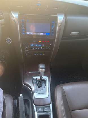 TOYOTA-HILUX SW4-2016