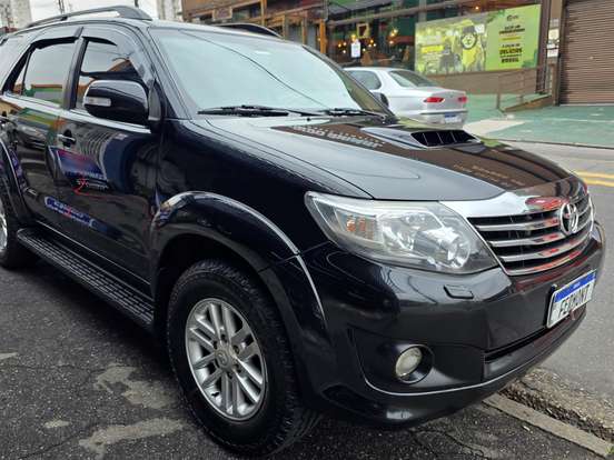 TOYOTA-HILUX SW4-3.0 SRV 4X4 7 LUGARES 16V TURBO INTERCOOLER DIESEL 4P AUTOMÁTICO TOYOTA-HILUX SW4-2012