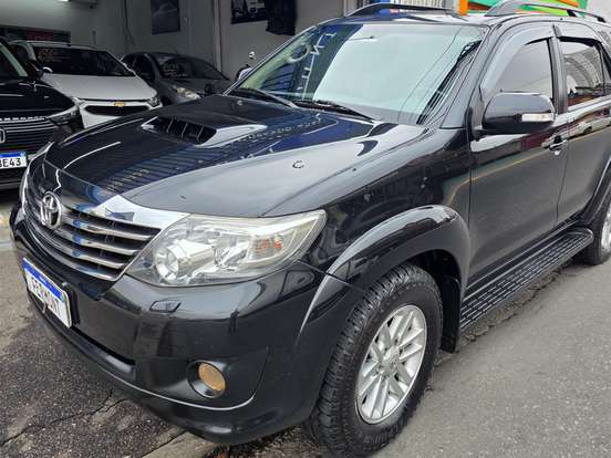TOYOTA-HILUX SW4-2012