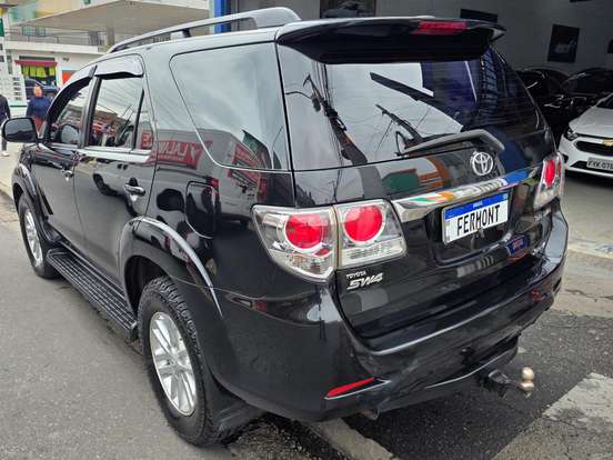 TOYOTA-HILUX SW4-3.0 SRV 4X4 7 LUGARES 16V TURBO INTERCOOLER DIESEL 4P AUTOMÁTICO TOYOTA-HILUX SW4-2012