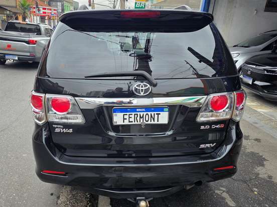 TOYOTA-HILUX SW4-2012
