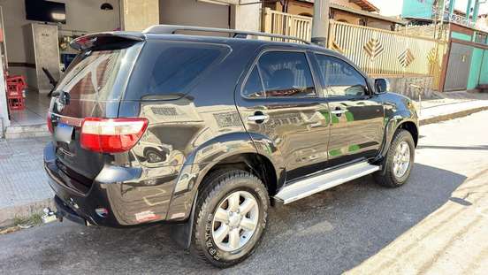 TOYOTA-HILUX SW4-2009