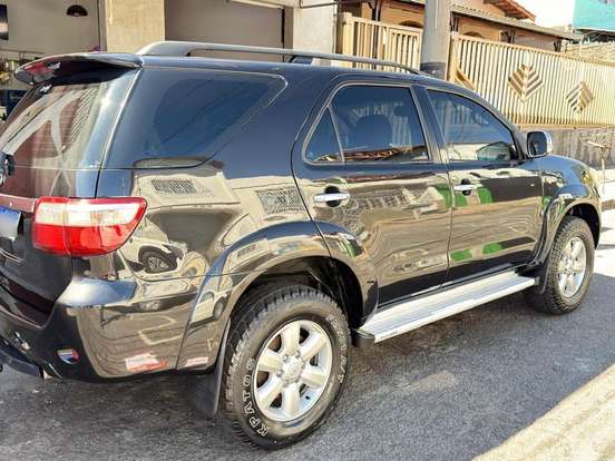 TOYOTA-HILUX SW4-3.0 SRV 4X4 7 LUGARES 16V TURBO INTERCOOLER DIESEL 4P AUTOMÁTICO TOYOTA-HILUX SW4-2009
