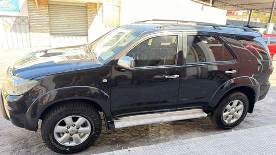 TOYOTA-HILUX SW4-3.0 SRV 4X4 7 LUGARES 16V TURBO INTERCOOLER DIESEL 4P AUTOMÁTICO TOYOTA-HILUX SW4-2009