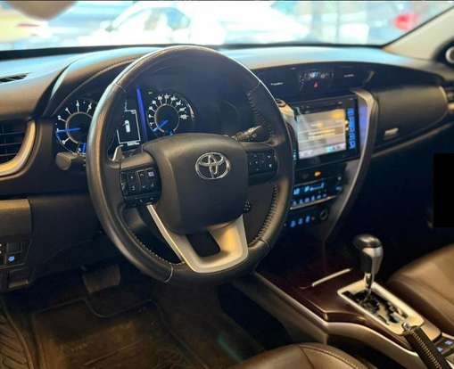 TOYOTA-HILUX SW4-4.0 SRX 4X4 7 LUGARES V6 24V GASOLINA 4P AUTOMÁTICO TOYOTA-HILUX SW4-2017