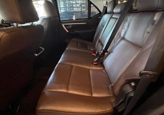 TOYOTA-HILUX SW4-4.0 SRX 4X4 7 LUGARES V6 24V GASOLINA 4P AUTOMÁTICO TOYOTA-HILUX SW4-2017