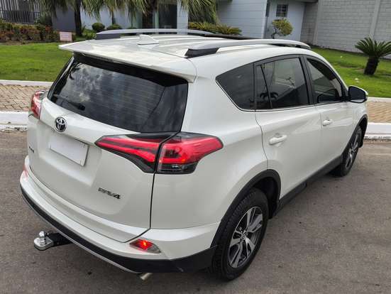 TOYOTA-RAV4-2018