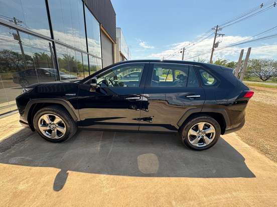 TOYOTA-RAV4-2020
