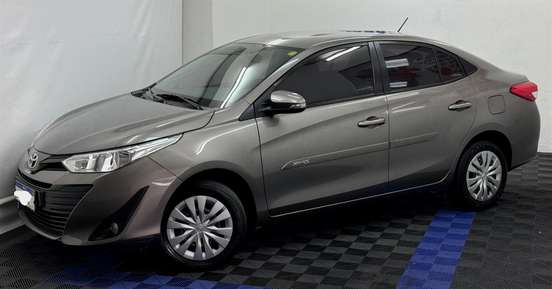 TOYOTA-YARIS-2019