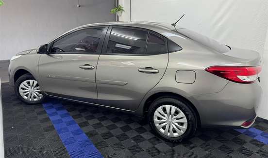 TOYOTA-YARIS-2019